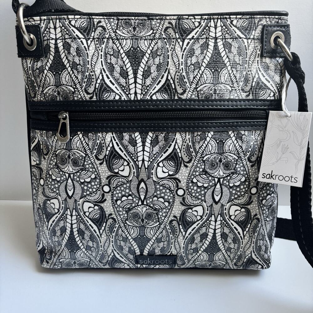 NWT Sakroots Artist Circle Flat Crossbody Black White Soulful Dove Bag